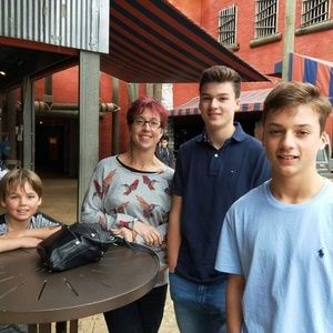 Meet your Posher, Brooke